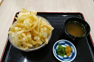 アツアツ、サクサク食感が◎油も衣も軽い天ぷら｜揚げたて天ぷら さくや 福音寺店